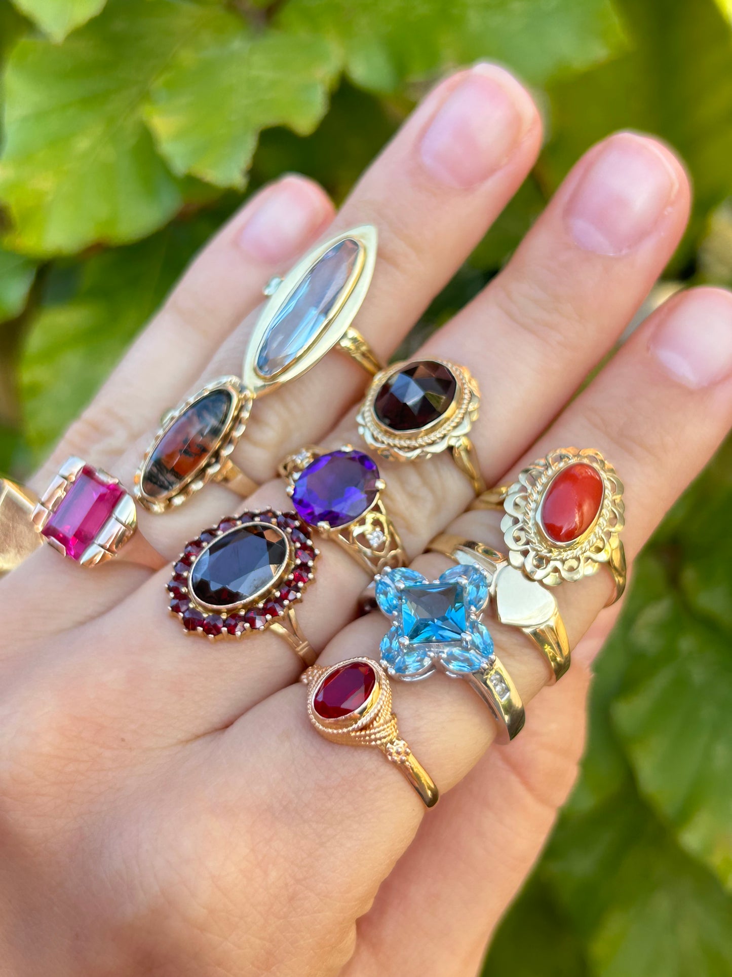 “ Royal Purple “ Vintage Geelgouden ring