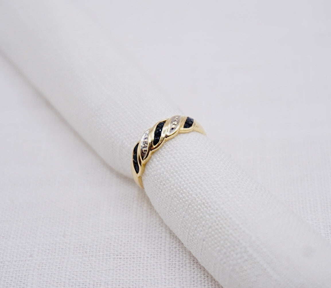 “ Le Croissant “ Vintage Geelgouden ring