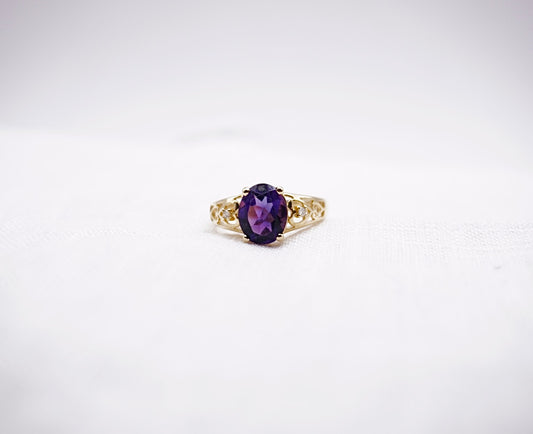 “ Royal Purple “ Vintage Geelgouden ring