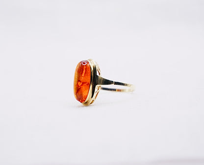 “ Amber “ Vintage geelgouden ring