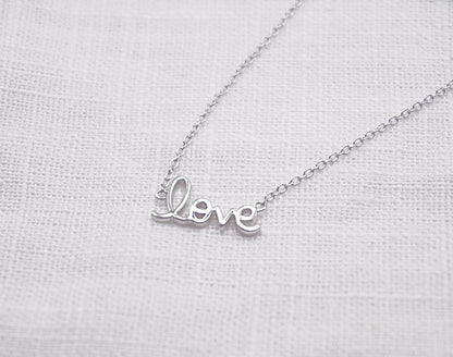Zilveren ketting LOVE
