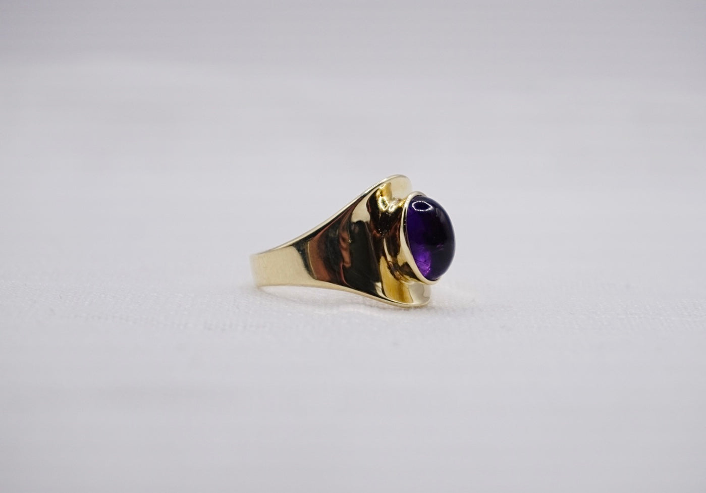 “ Round Retro “ Vintage Geelgouden ring