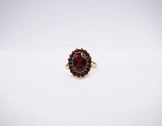 “ Red wine “ Vintage Geelgouden ring