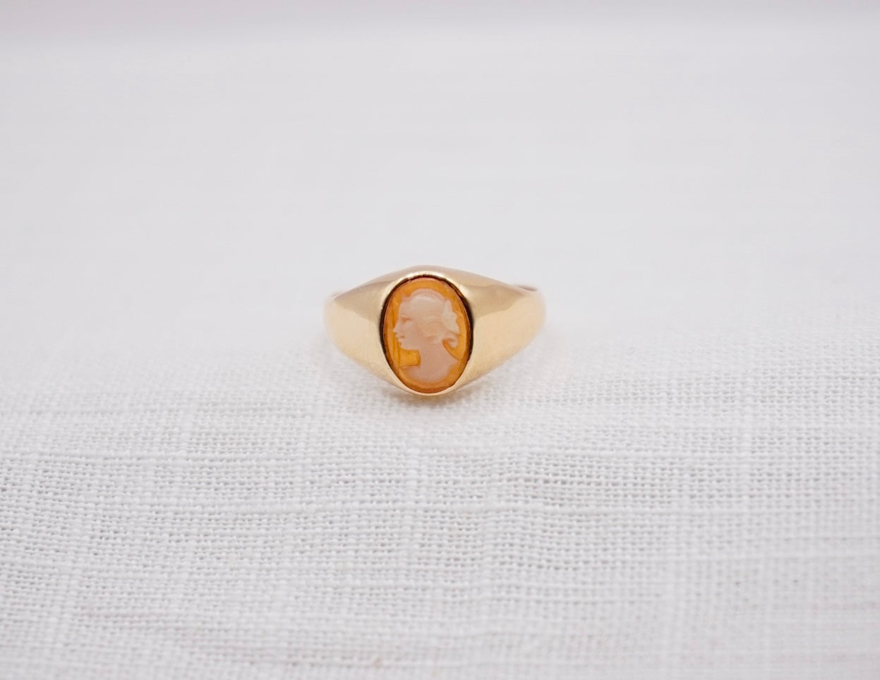 “ Cameo “ Vintage Geelgouden ring