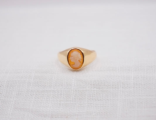 “ Cameo “ Vintage Geelgouden ring