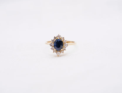 “ Something Blue “ Vintage Geelgouden ring