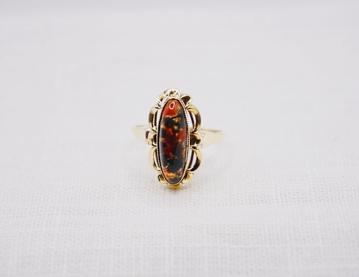 “ Agate “ Vintage Geelgouden ring