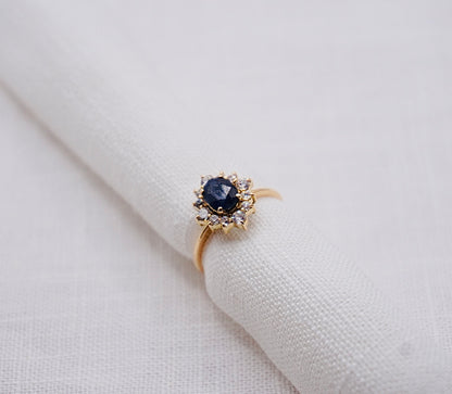 “ Something Blue “ Vintage Geelgouden ring