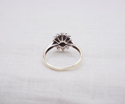 “ White Diana “ Vintage Witgouden ring