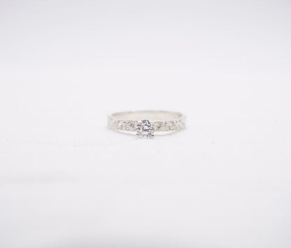 Zilveren ring met zirkonia