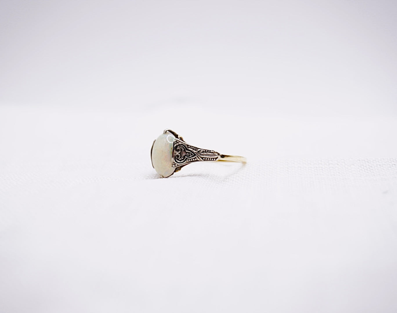 “ Something Old “ Vintage Geelgouden ring